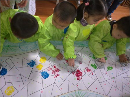 幼兒園中班美術活動設計:石子路